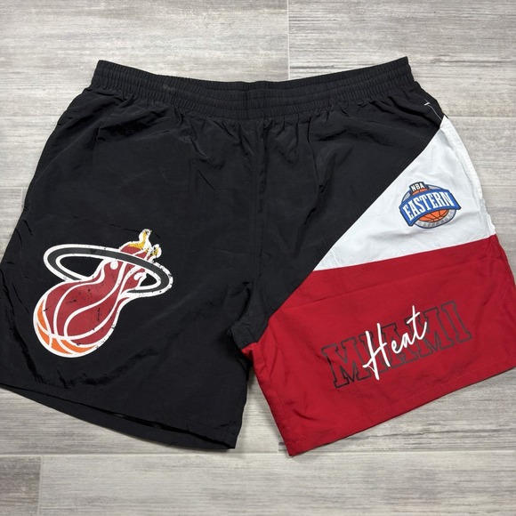 Miami Heat Mitchell & Ness NBA Adult Woven Vintage Logo Shorts Men's Size XL NEW